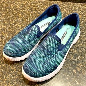 Danskins memory wave cool foam comfort walk shoe